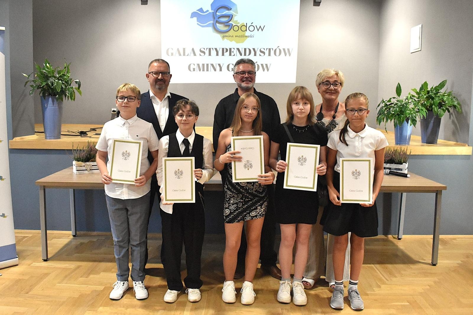 Zdjęcie w galerii na portalu naszwodzislaw.com: Poznajcie najlepszych uczniów i sportowców w Gminie Godów [FOTO] wiadomości z regionu