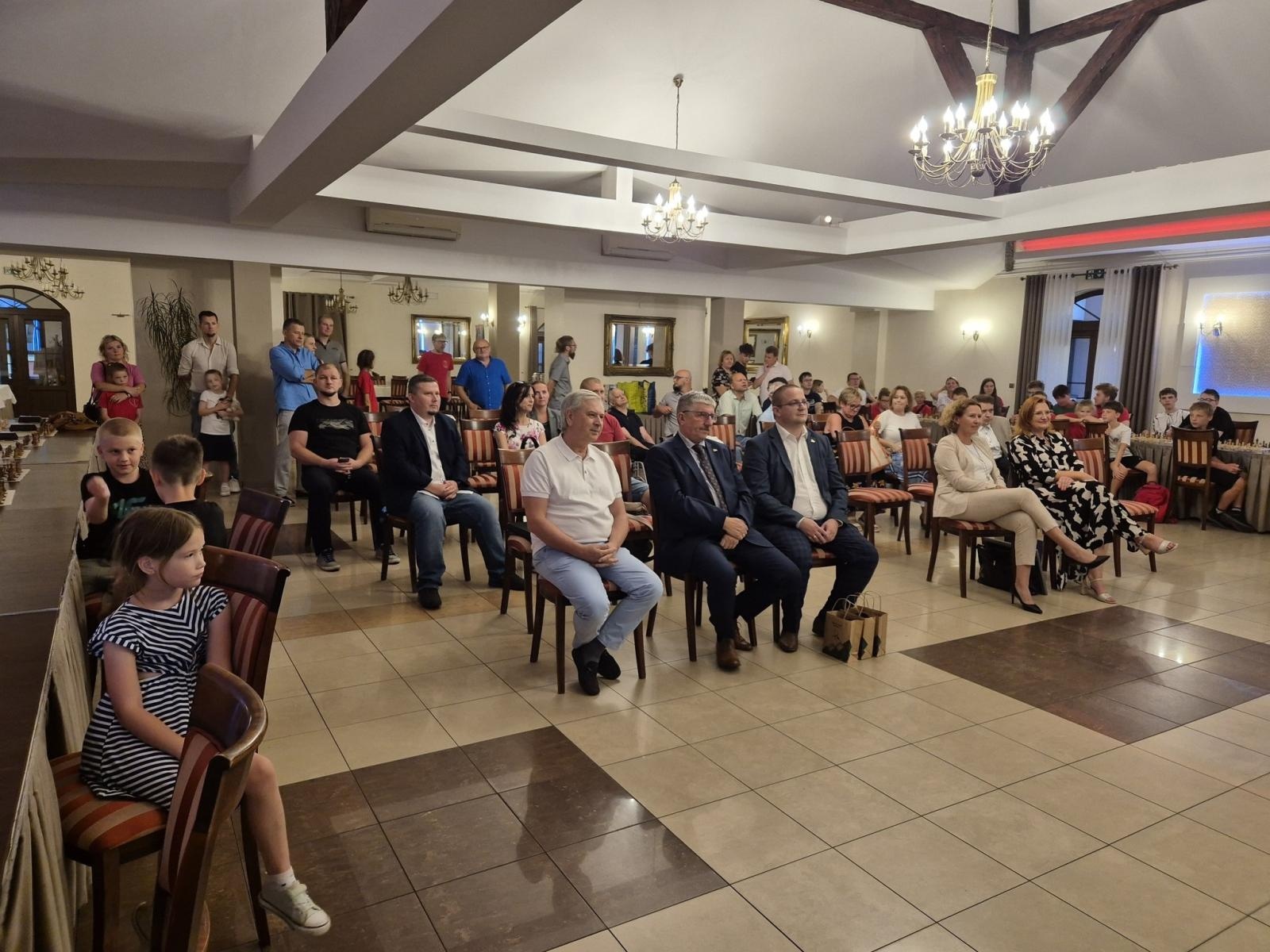 Zdjęcie w galerii na portalu naszwodzislaw.com: Turniej szachowy na X-lecie UKS Baszta [FOTO] wiadomości z regionu