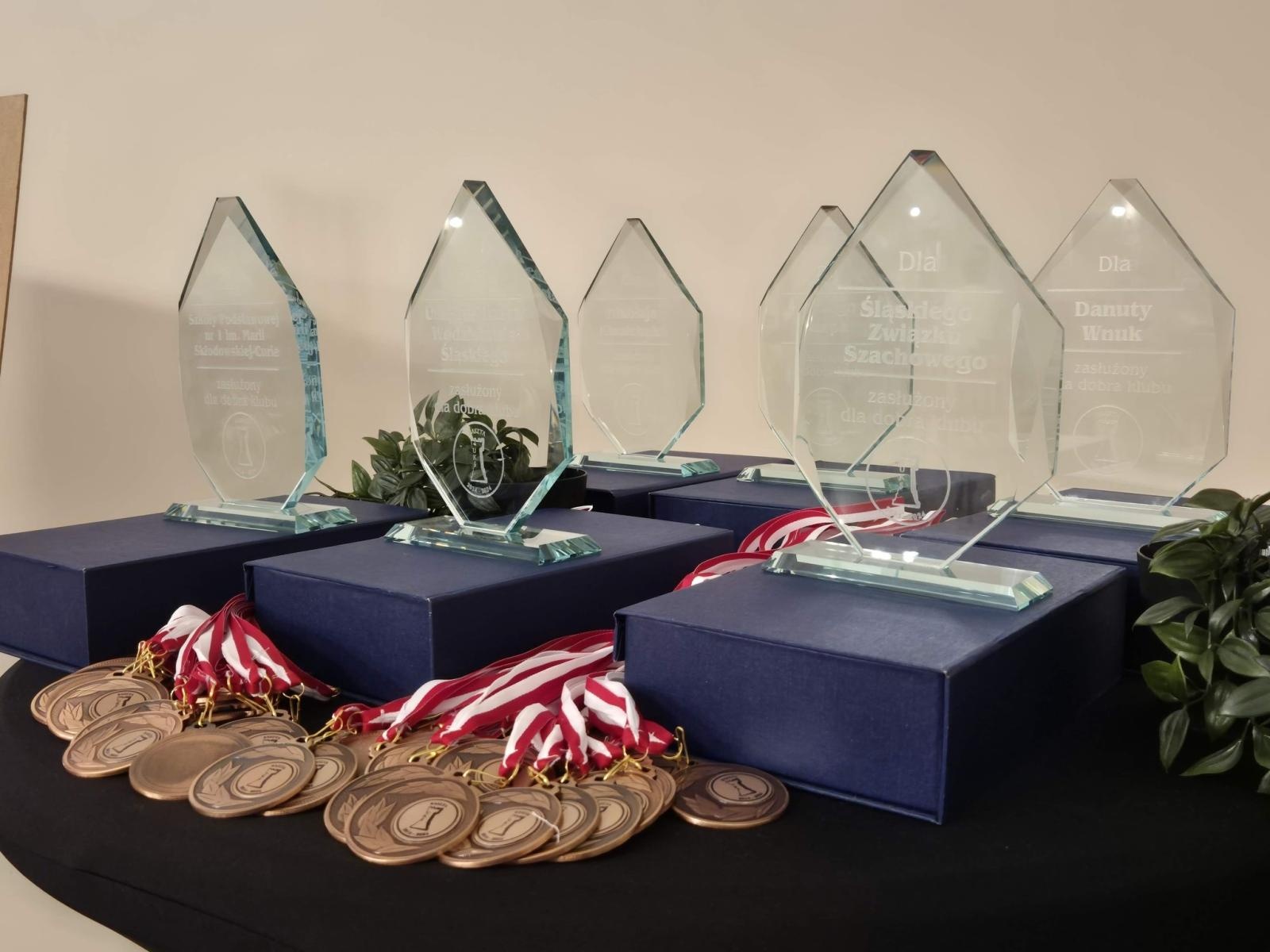 Zdjęcie w galerii na portalu naszwodzislaw.com: Turniej szachowy na X-lecie UKS Baszta [FOTO] wiadomości z regionu