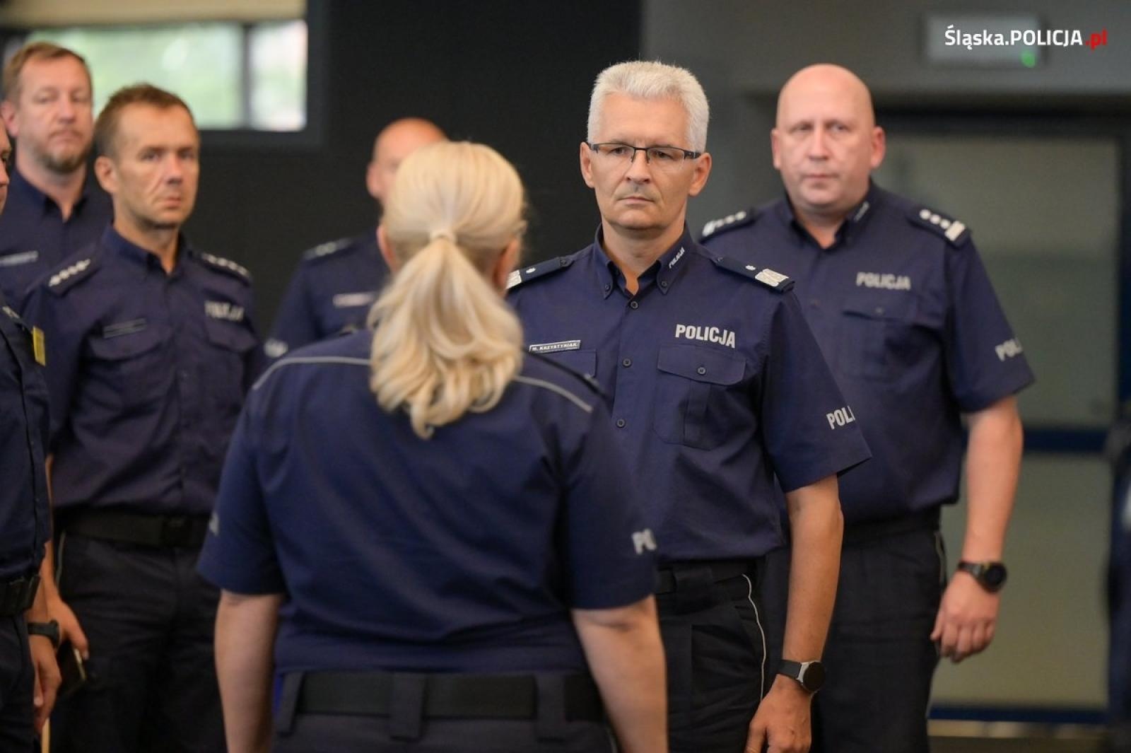 Zdjęcie w galerii na portalu naszwodzislaw.com: Policjant z KPP Wodzisław Śląski najlepszym dzielnicowym na Śląsku wiadomości z regionu