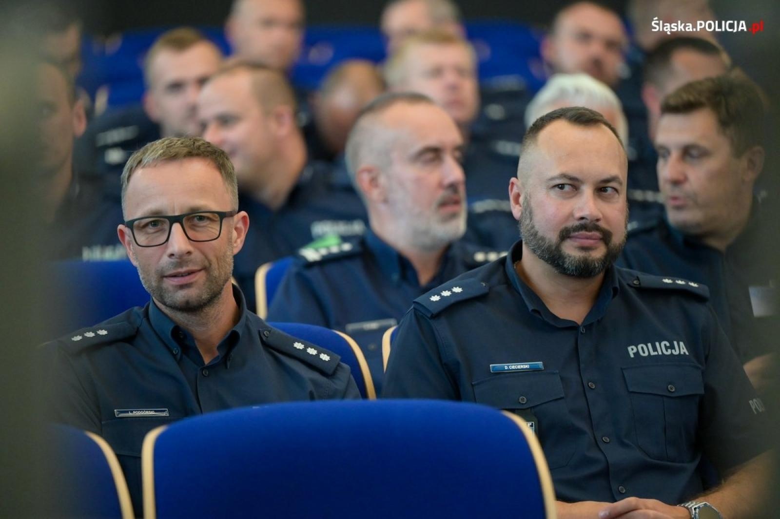 Zdjęcie w galerii na portalu naszwodzislaw.com: Policjant z KPP Wodzisław Śląski najlepszym dzielnicowym na Śląsku wiadomości z regionu