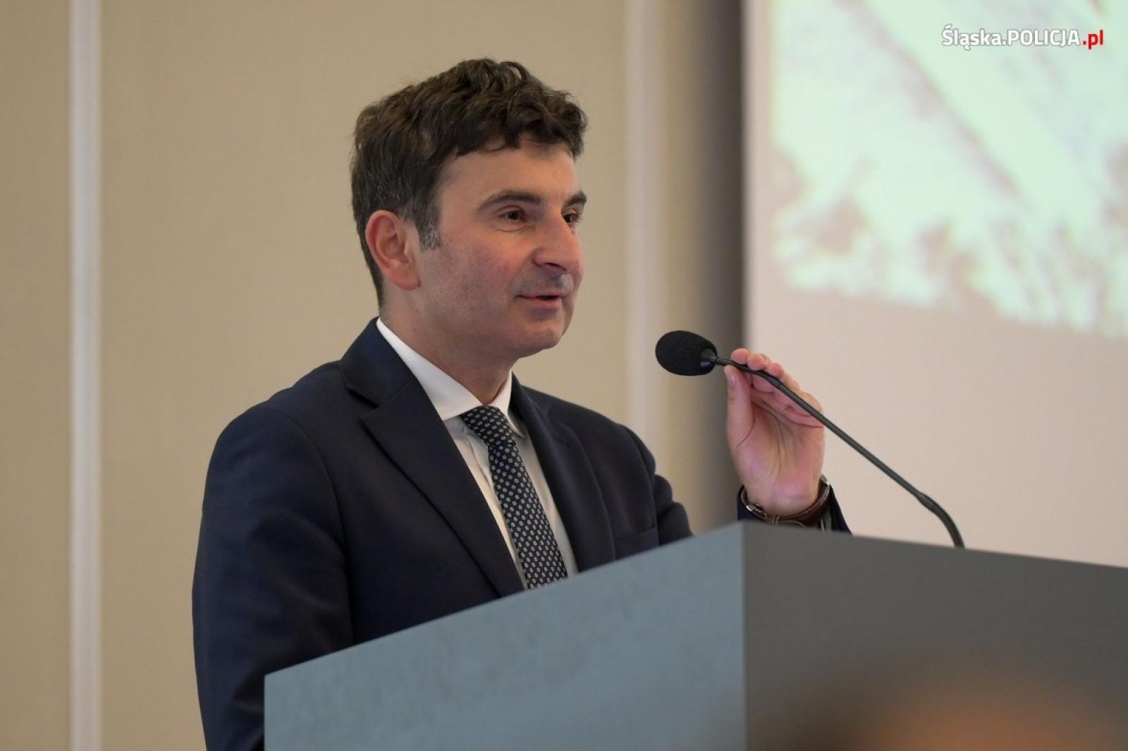 Zdjęcie w galerii na portalu naszwodzislaw.com: Policjant z KPP Wodzisław Śląski najlepszym dzielnicowym na Śląsku wiadomości z regionu