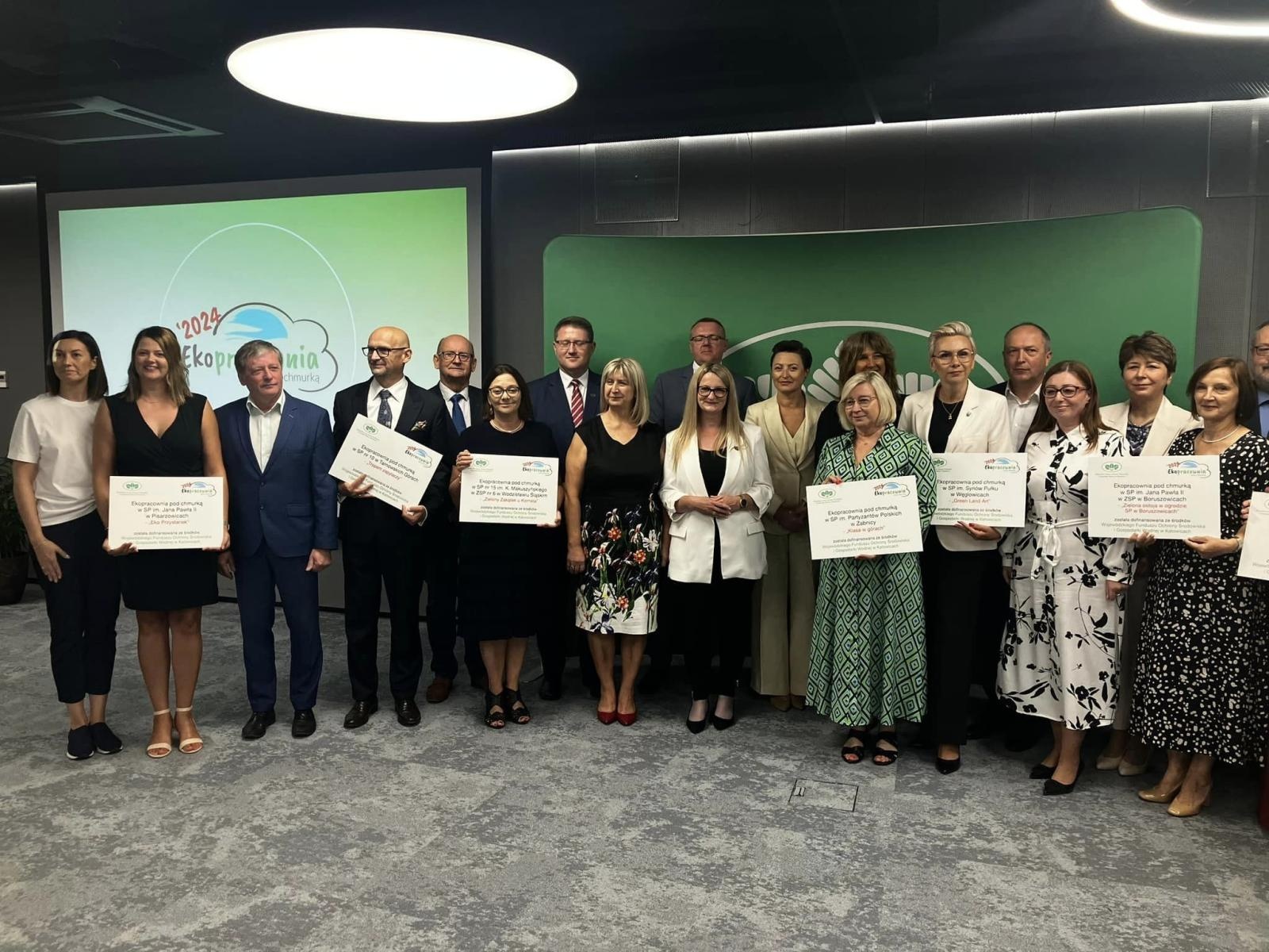 Zdjęcie w galerii na portalu naszwodzislaw.com: Wodzisławska SP15 będzie miała Ekopracownię pod chmurką wiadomości z regionu