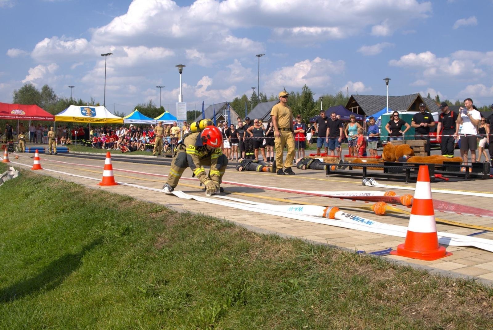 Zdjęcie w galerii na portalu naszwodzislaw.com: Strażacka walka o tytuł najtwardszych w powiecie wodzisławskim [FOTO] wiadomości z regionu
