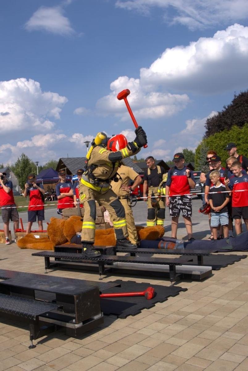Zdjęcie w galerii na portalu naszwodzislaw.com: Strażacka walka o tytuł najtwardszych w powiecie wodzisławskim [FOTO] wiadomości z regionu
