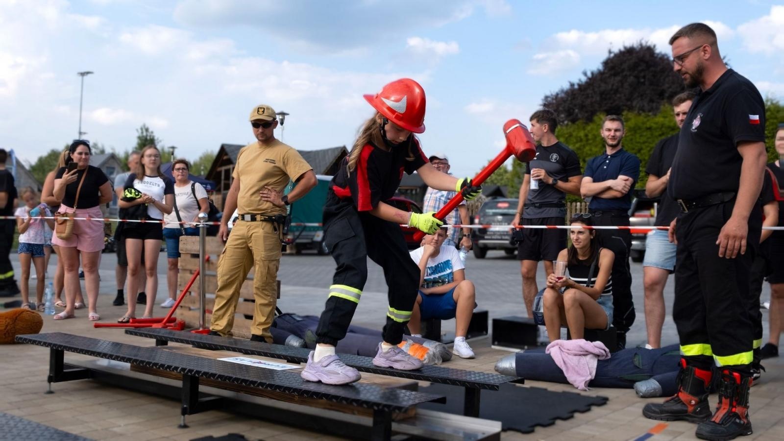 Zdjęcie w galerii na portalu naszwodzislaw.com: Strażacka walka o tytuł najtwardszych w powiecie wodzisławskim [FOTO] wiadomości z regionu
