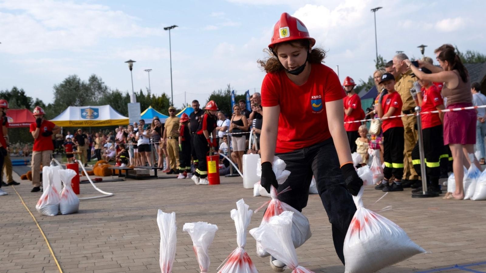 Zdjęcie w galerii na portalu naszwodzislaw.com: Strażacka walka o tytuł najtwardszych w powiecie wodzisławskim [FOTO] wiadomości z regionu