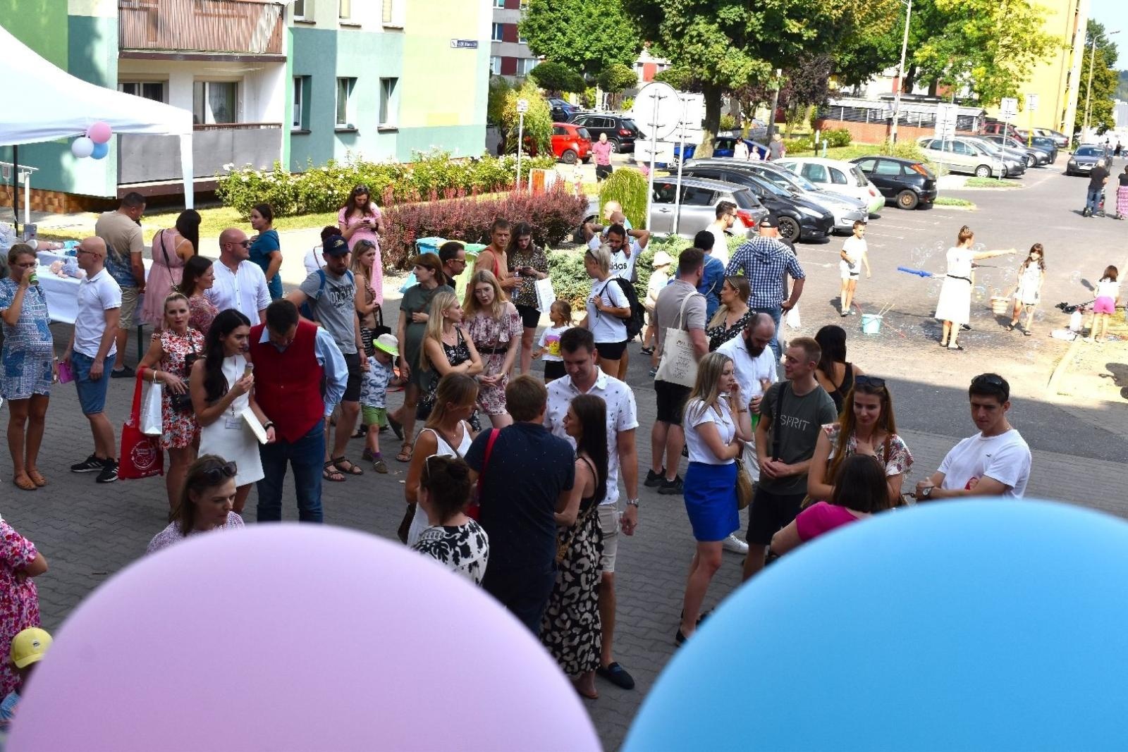 Zdjęcie w galerii na portalu naszwodzislaw.com: Tłumy na dniu otwartym Wodzisławskiej Porodówki [FOTO] wiadomości z regionu