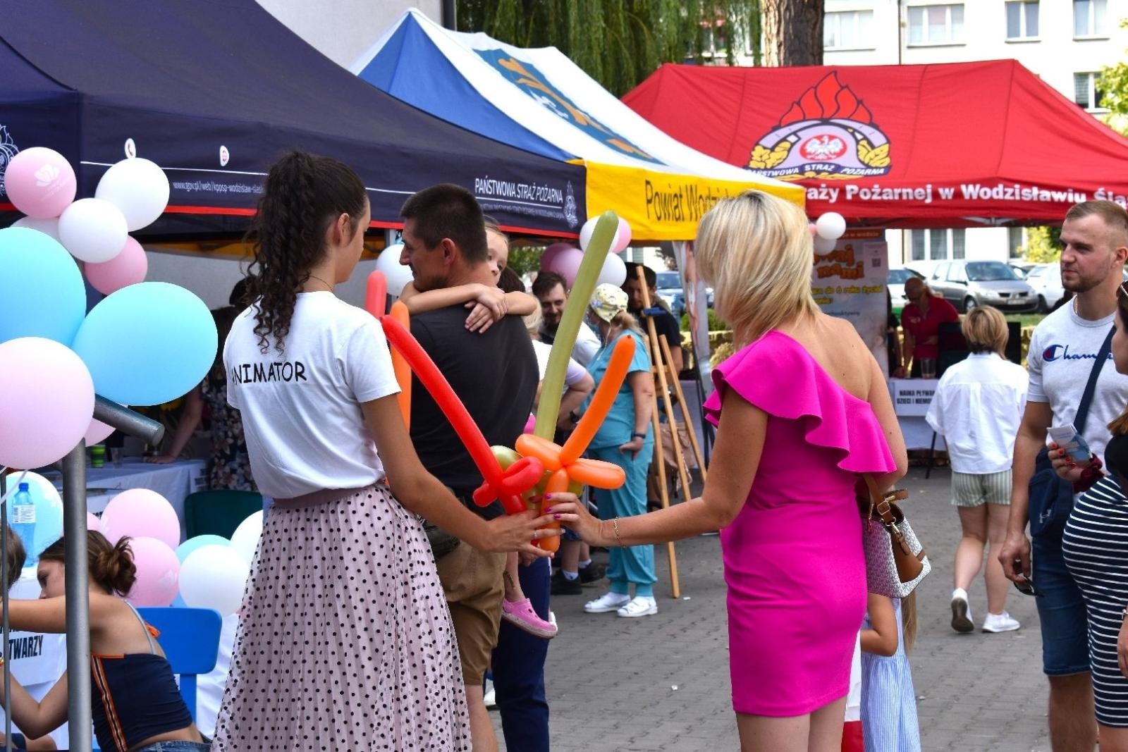 Zdjęcie w galerii na portalu naszwodzislaw.com: Tłumy na dniu otwartym Wodzisławskiej Porodówki [FOTO] wiadomości z regionu