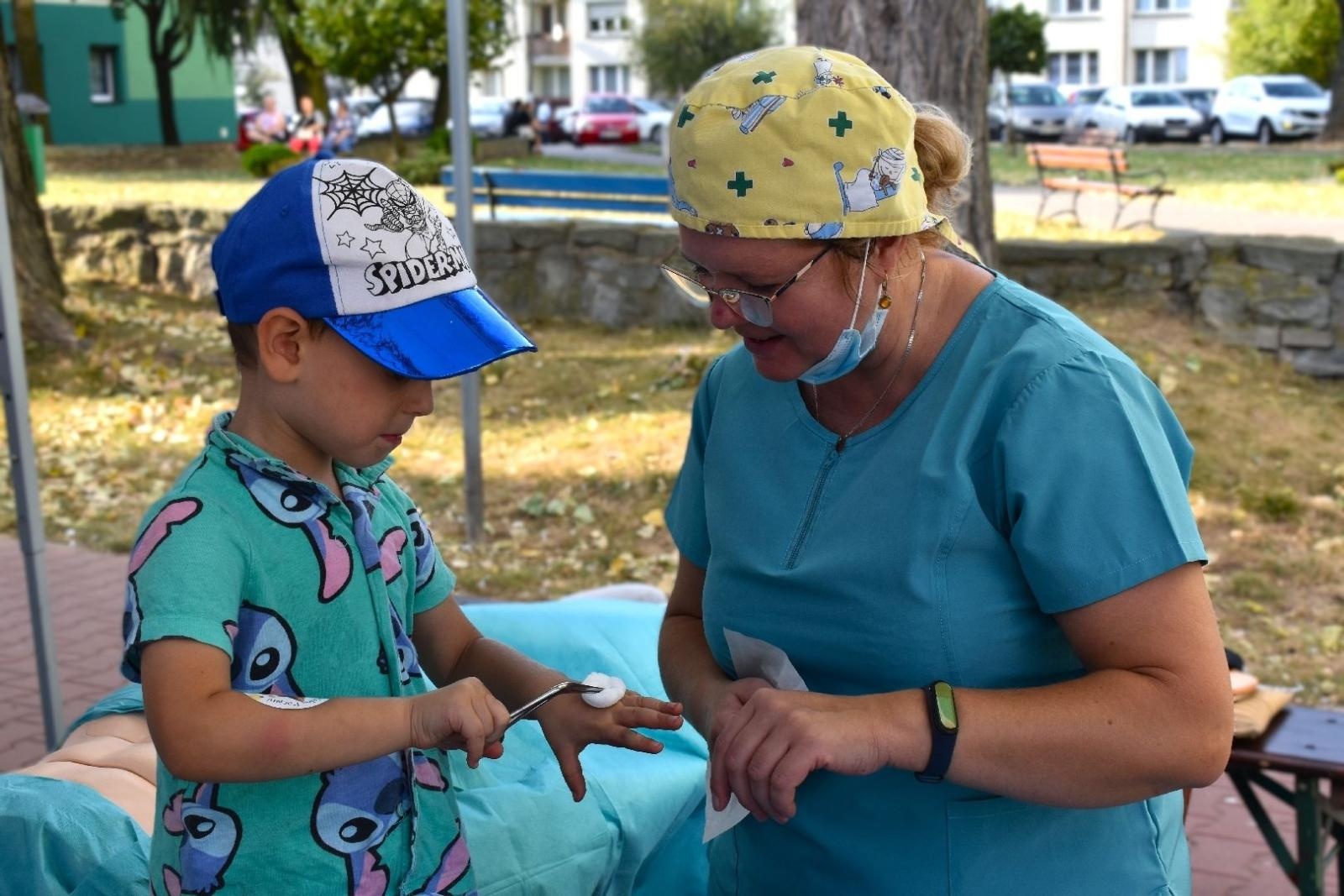 Zdjęcie w galerii na portalu naszwodzislaw.com: Tłumy na dniu otwartym Wodzisławskiej Porodówki [FOTO] wiadomości z regionu