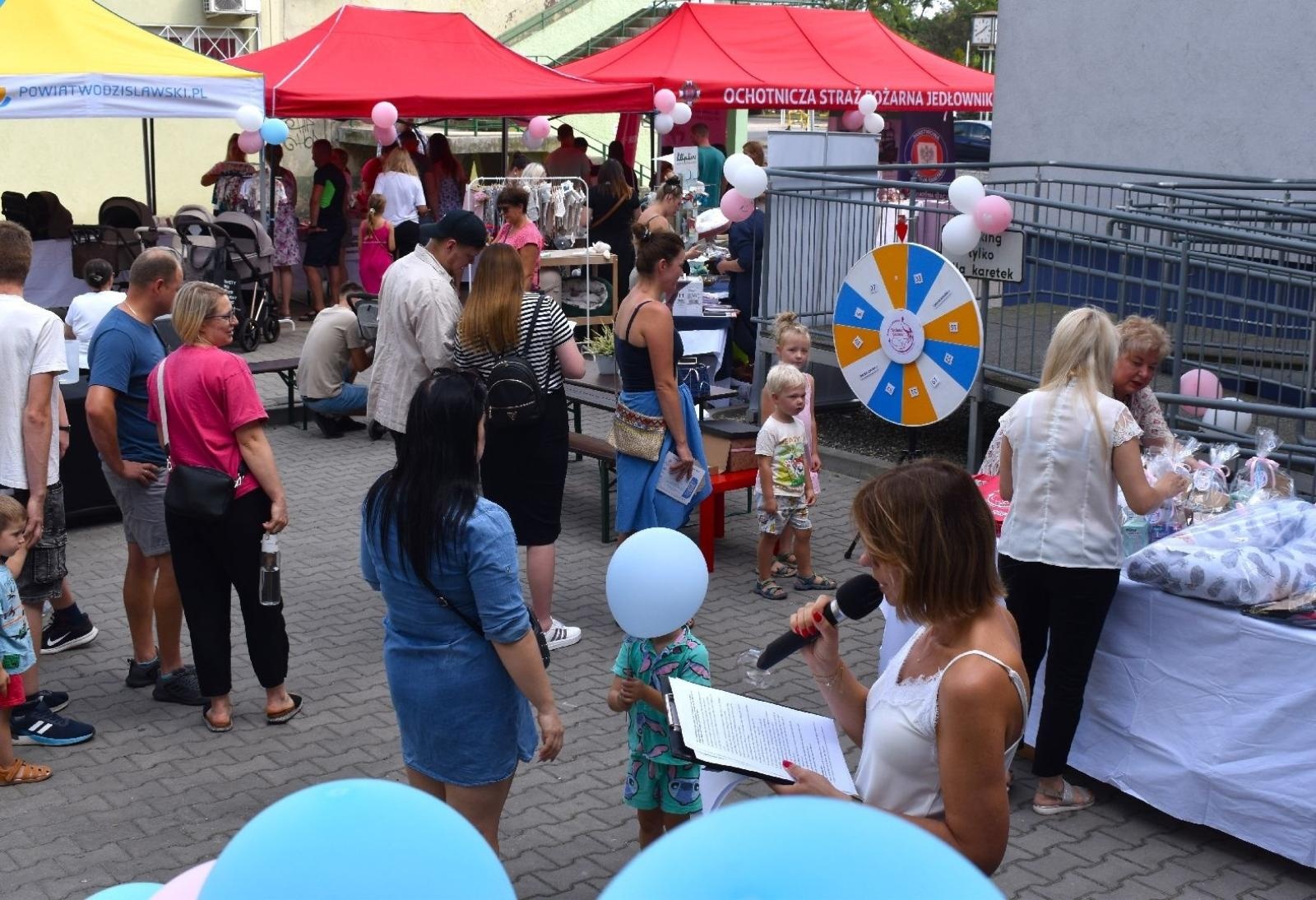 Zdjęcie w galerii na portalu naszwodzislaw.com: Tłumy na dniu otwartym Wodzisławskiej Porodówki [FOTO] wiadomości z regionu