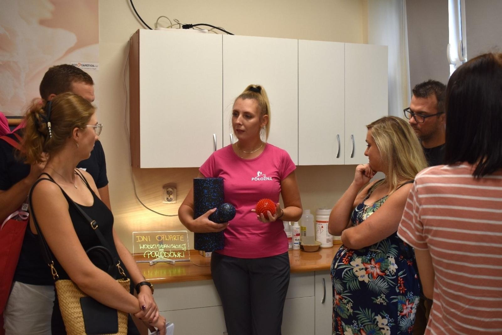 Zdjęcie w galerii na portalu naszwodzislaw.com: Tłumy na dniu otwartym Wodzisławskiej Porodówki [FOTO] wiadomości z regionu