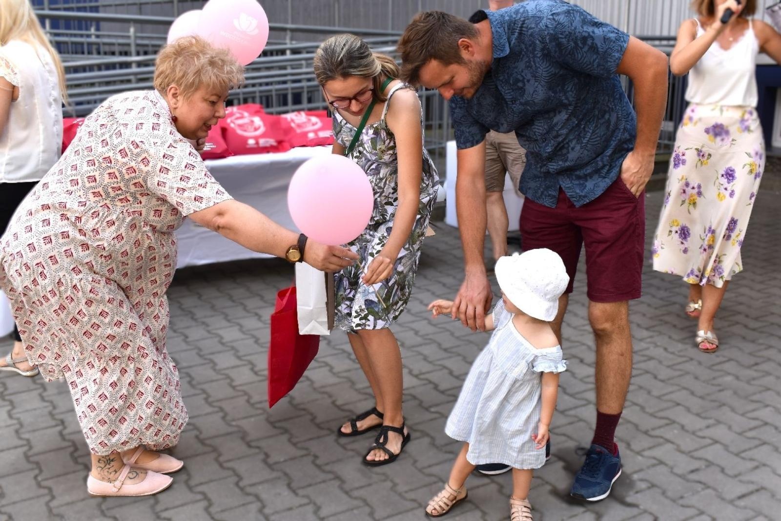 Zdjęcie w galerii na portalu naszwodzislaw.com: Tłumy na dniu otwartym Wodzisławskiej Porodówki [FOTO] wiadomości z regionu