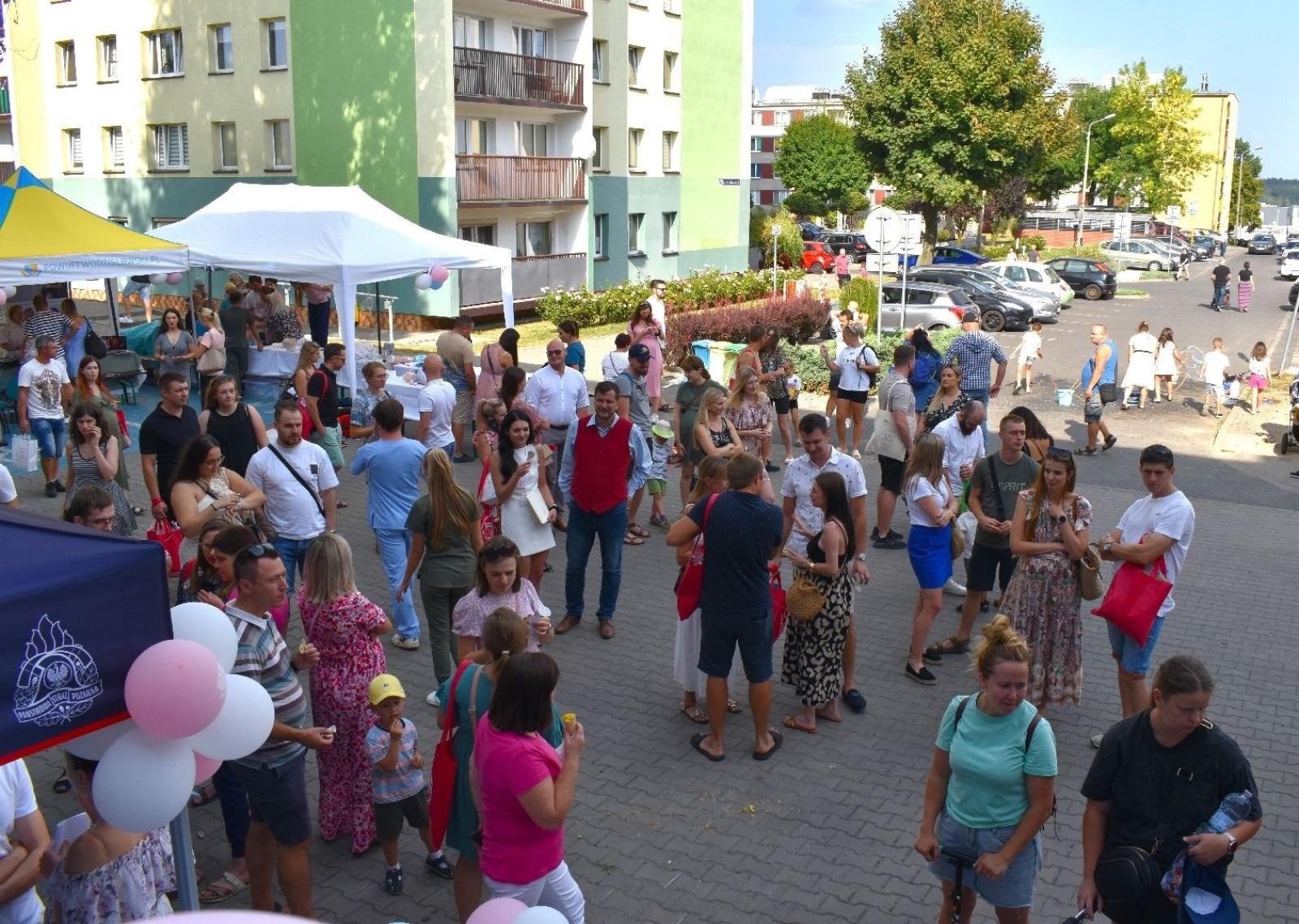 Zdjęcie w galerii na portalu naszwodzislaw.com: Tłumy na dniu otwartym Wodzisławskiej Porodówki [FOTO] wiadomości z regionu