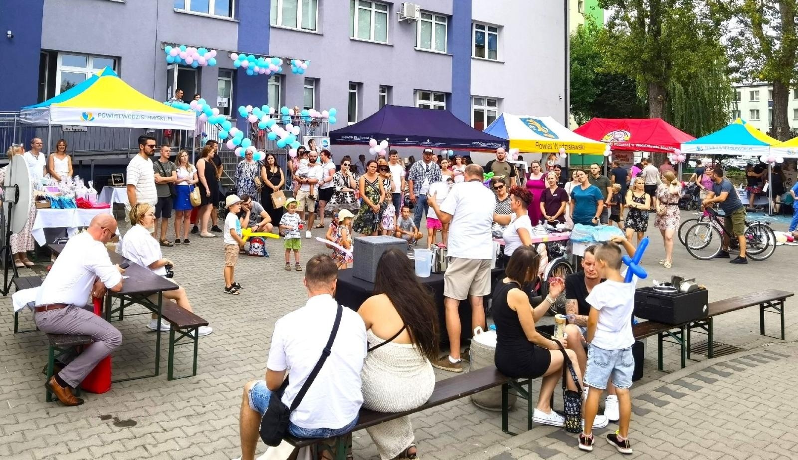 Zdjęcie w galerii na portalu naszwodzislaw.com: Tłumy na dniu otwartym Wodzisławskiej Porodówki [FOTO] wiadomości z regionu