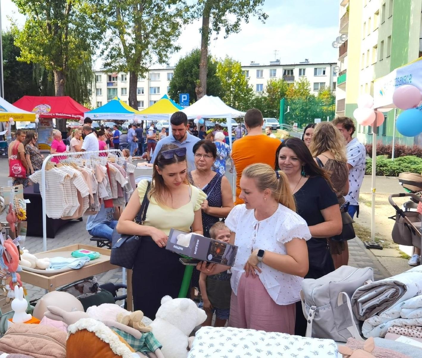 Zdjęcie w galerii na portalu naszwodzislaw.com: Tłumy na dniu otwartym Wodzisławskiej Porodówki [FOTO] wiadomości z regionu