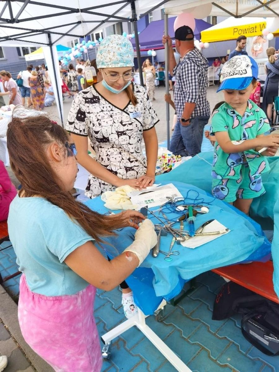 Zdjęcie w galerii na portalu naszwodzislaw.com: Tłumy na dniu otwartym Wodzisławskiej Porodówki [FOTO] wiadomości z regionu