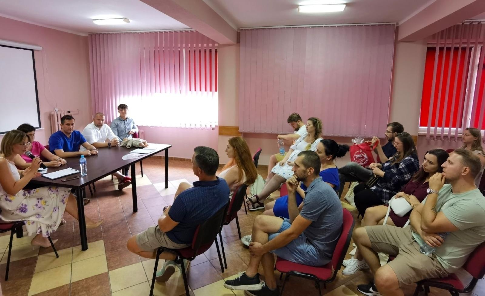 Zdjęcie w galerii na portalu naszwodzislaw.com: Tłumy na dniu otwartym Wodzisławskiej Porodówki [FOTO] wiadomości z regionu