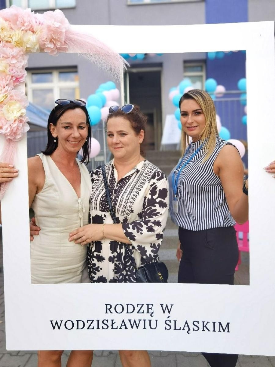 Zdjęcie w galerii na portalu naszwodzislaw.com: Tłumy na dniu otwartym Wodzisławskiej Porodówki [FOTO] wiadomości z regionu