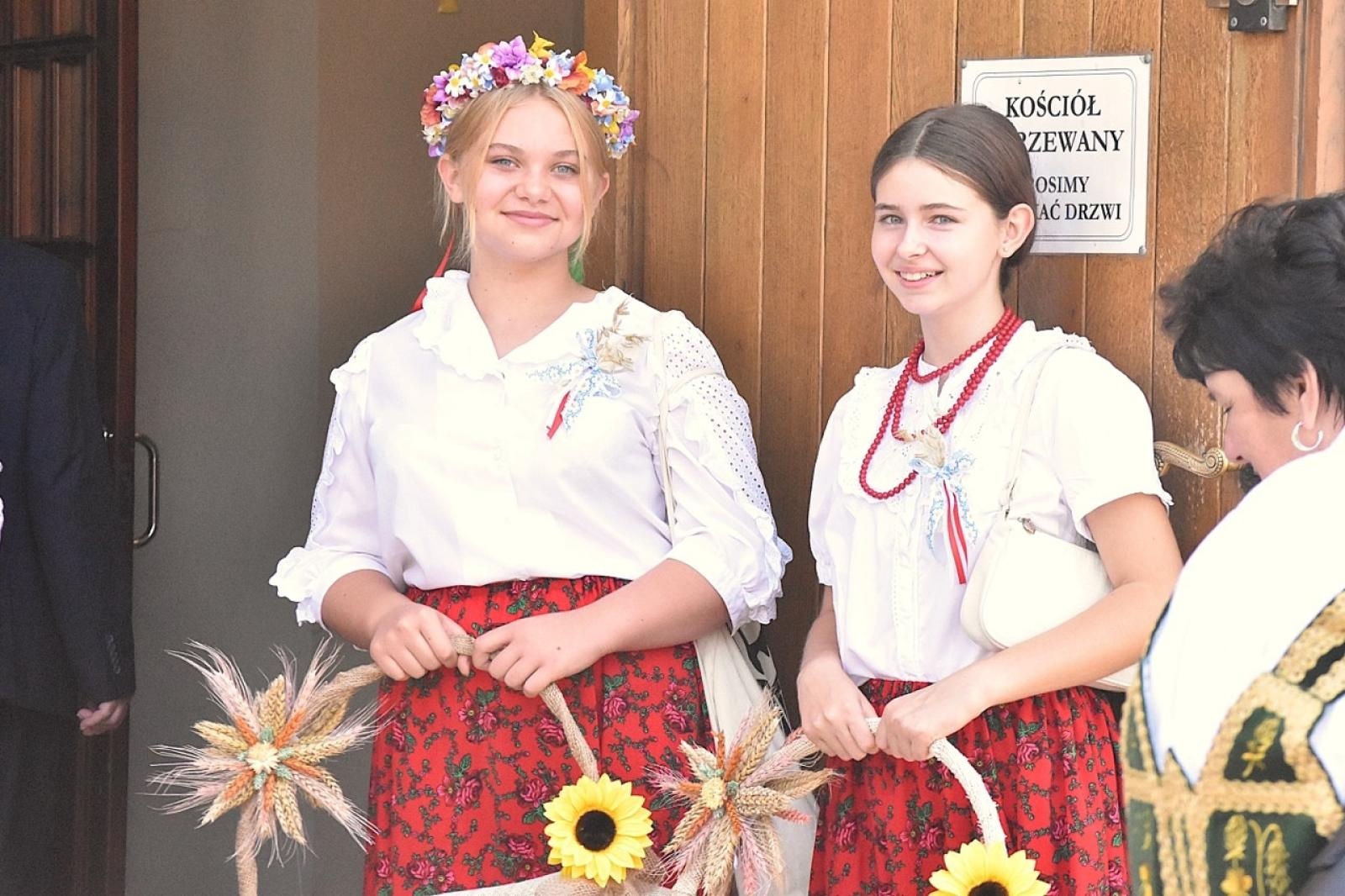 Zdjęcie w galerii na portalu naszwodzislaw.com: Godów pięknie podziękował za tegoroczne plony wiadomości z regionu