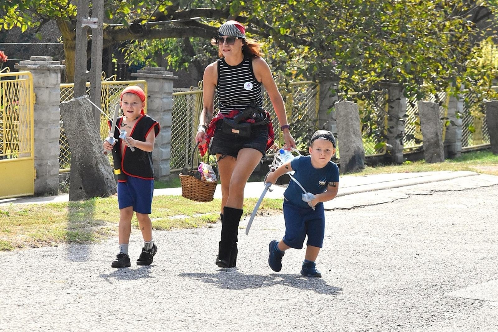 Zdjęcie w galerii na portalu naszwodzislaw.com: Godów pięknie podziękował za tegoroczne plony wiadomości z regionu