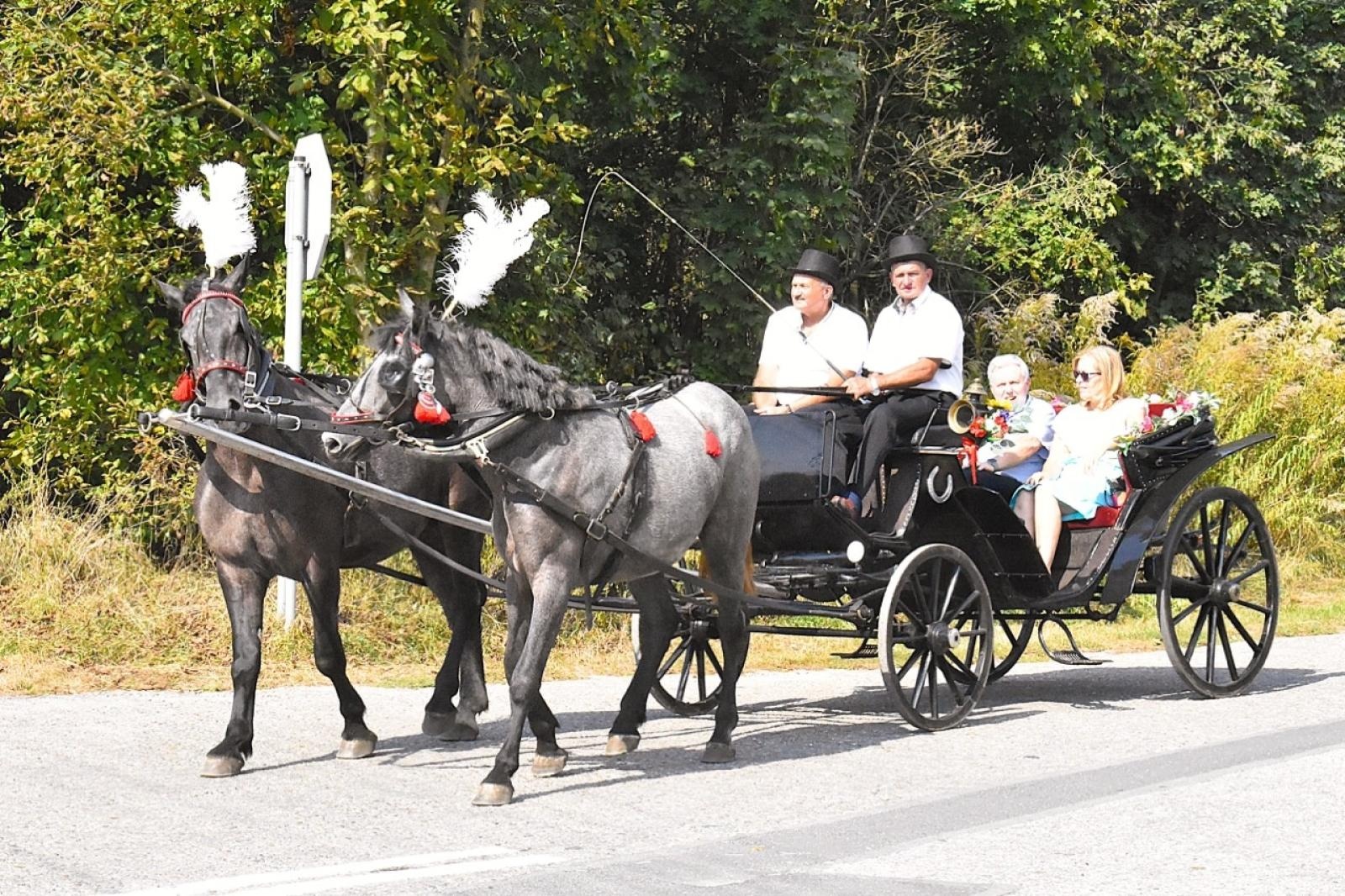 Zdjęcie w galerii na portalu naszwodzislaw.com: Godów pięknie podziękował za tegoroczne plony wiadomości z regionu