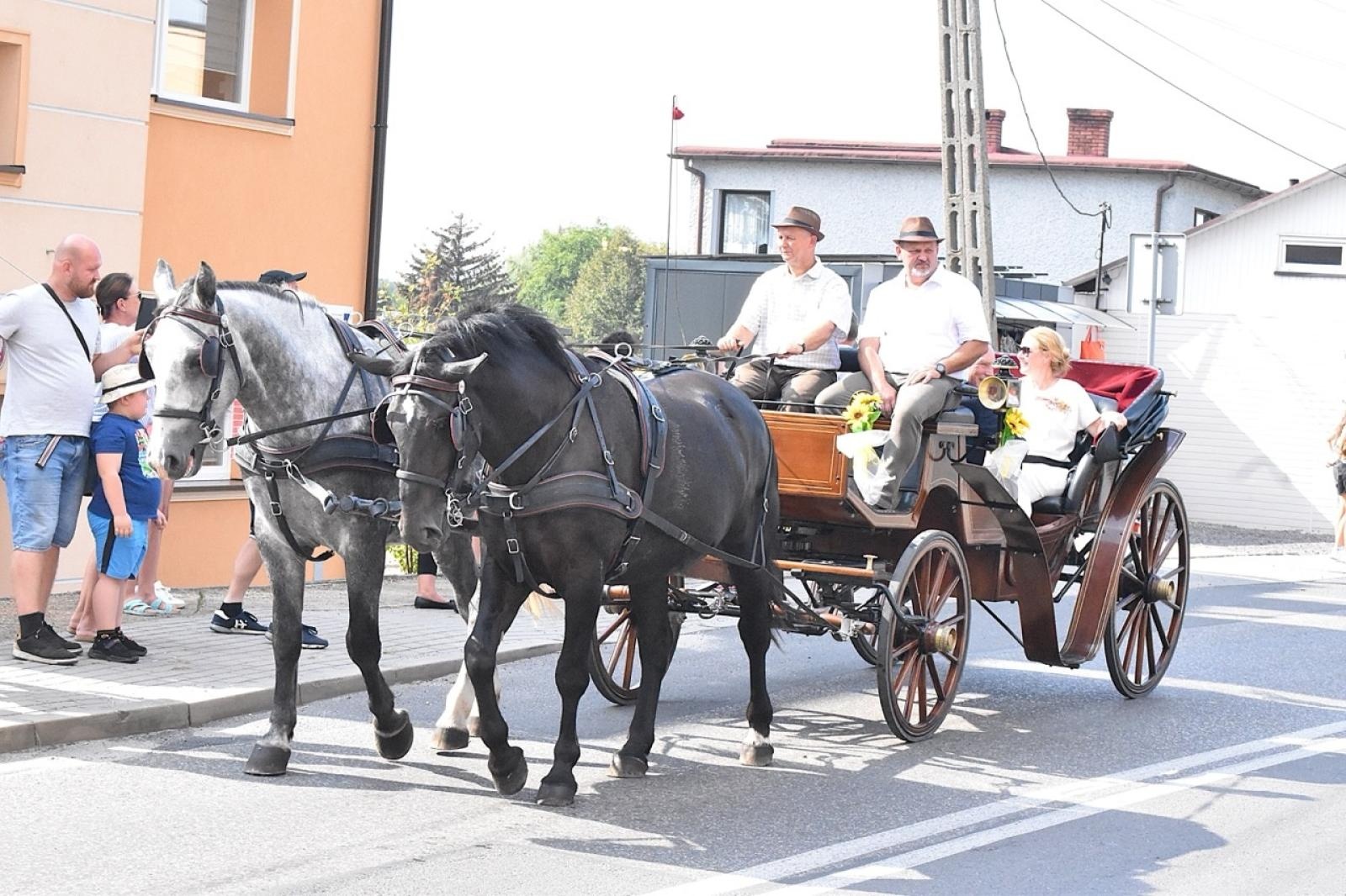 Zdjęcie w galerii na portalu naszwodzislaw.com: Godów pięknie podziękował za tegoroczne plony wiadomości z regionu