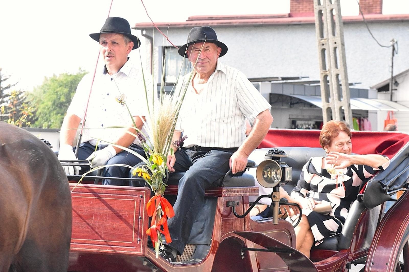 Zdjęcie w galerii na portalu naszwodzislaw.com: Godów pięknie podziękował za tegoroczne plony wiadomości z regionu