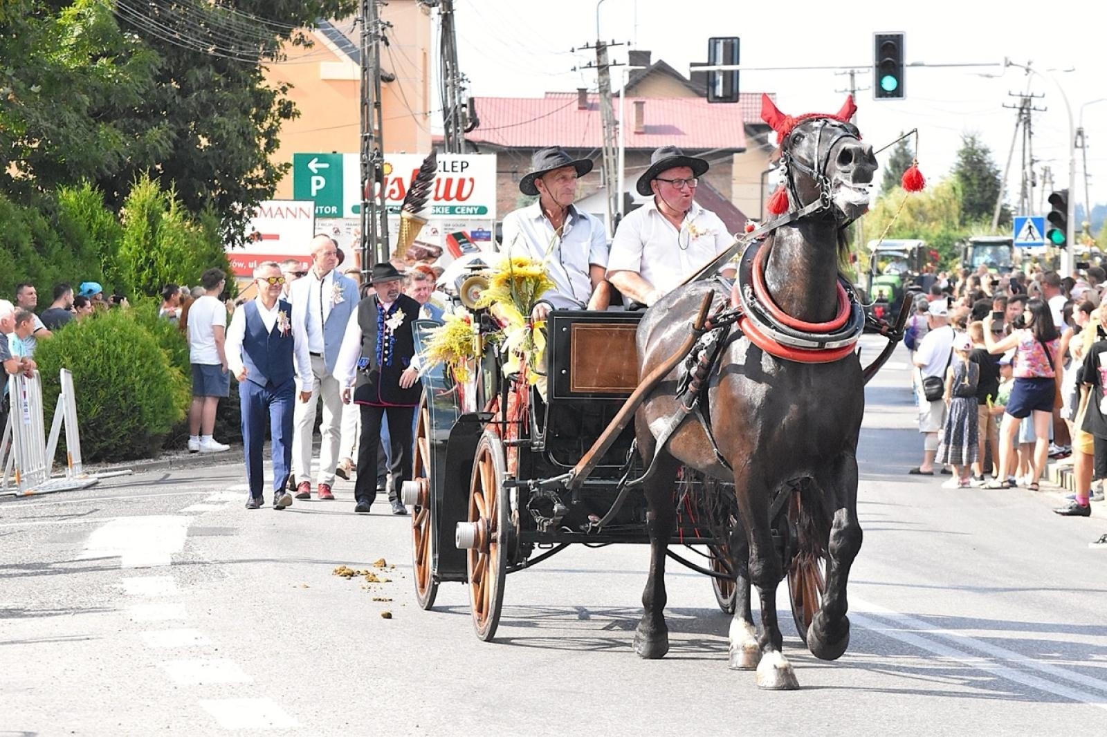 Zdjęcie w galerii na portalu naszwodzislaw.com: Godów pięknie podziękował za tegoroczne plony wiadomości z regionu