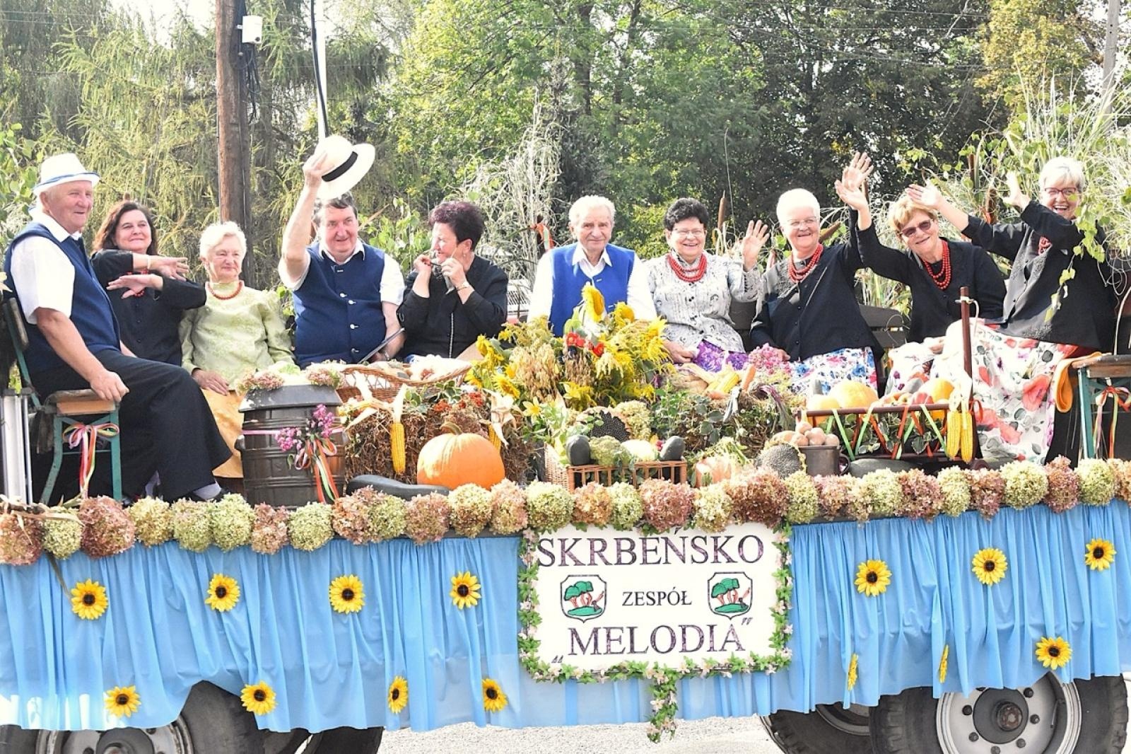 Zdjęcie w galerii na portalu naszwodzislaw.com: Godów pięknie podziękował za tegoroczne plony wiadomości z regionu