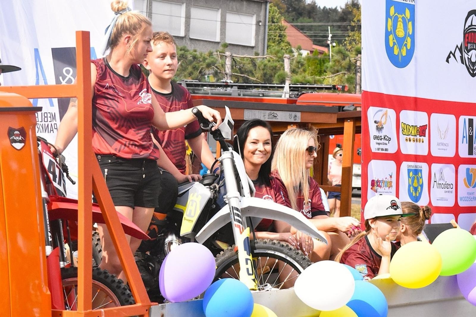 Zdjęcie w galerii na portalu naszwodzislaw.com: Godów pięknie podziękował za tegoroczne plony wiadomości z regionu