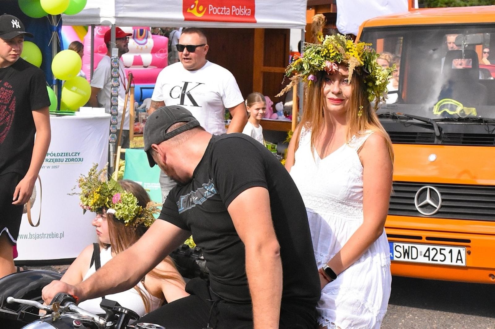 Zdjęcie w galerii na portalu naszwodzislaw.com: Godów pięknie podziękował za tegoroczne plony wiadomości z regionu