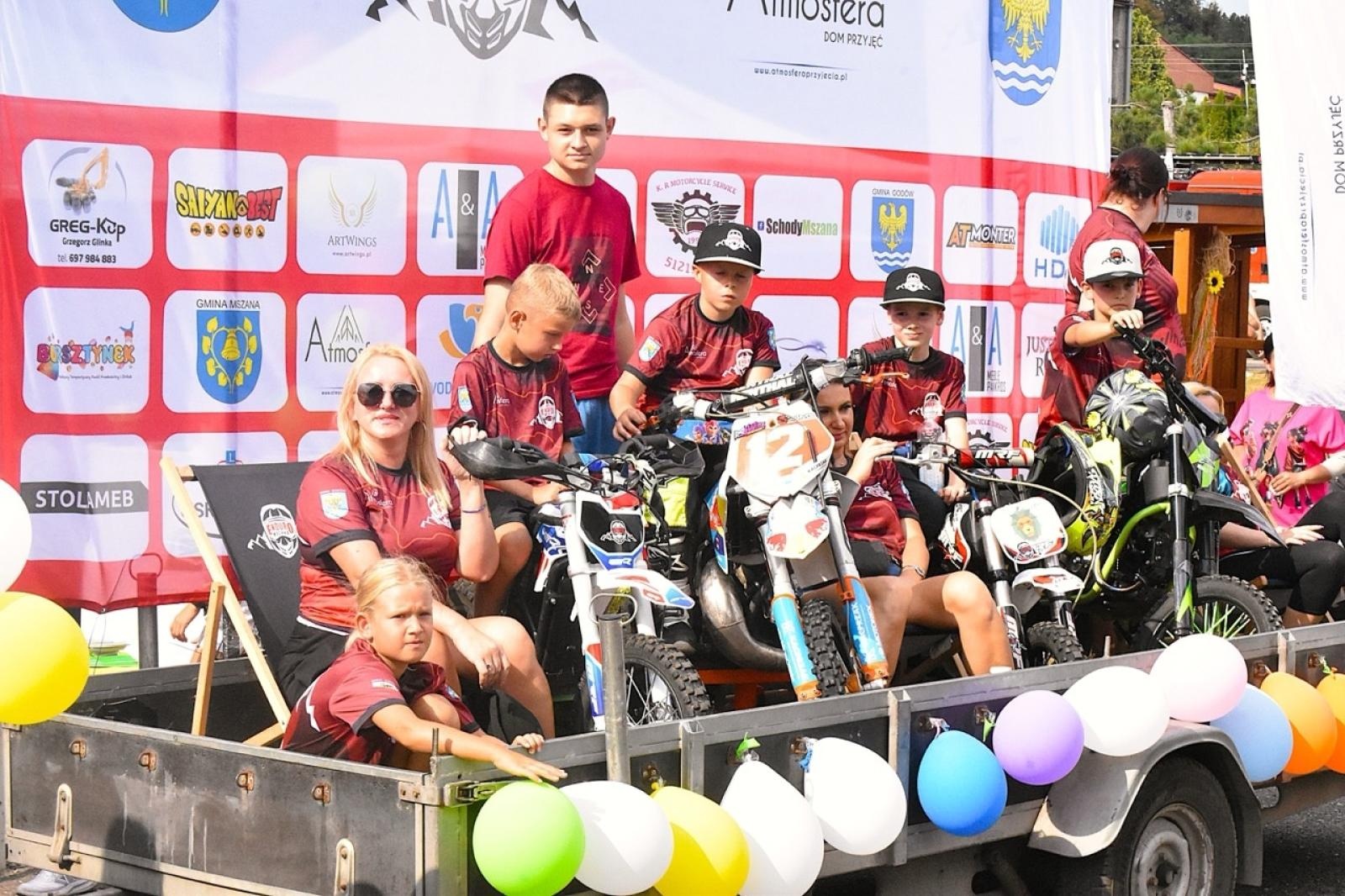 Zdjęcie w galerii na portalu naszwodzislaw.com: Godów pięknie podziękował za tegoroczne plony wiadomości z regionu