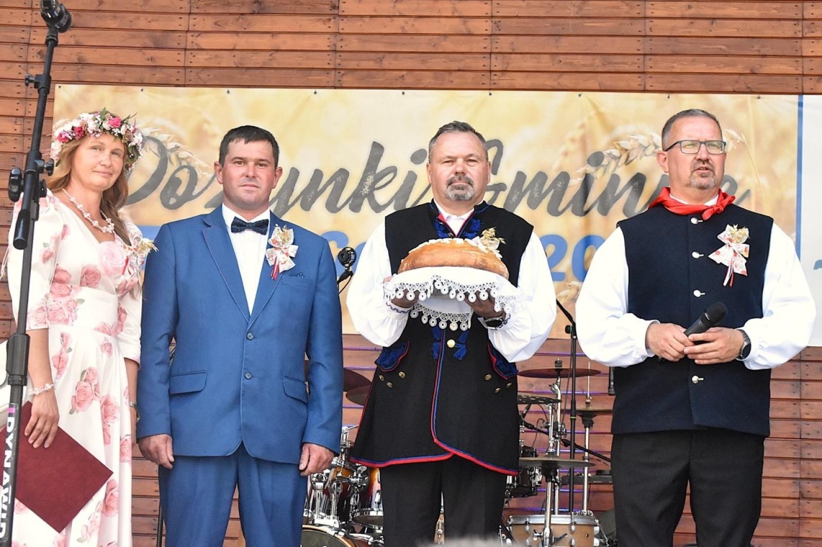 Zdjęcie w galerii na portalu naszwodzislaw.com: Godów pięknie podziękował za tegoroczne plony wiadomości z regionu