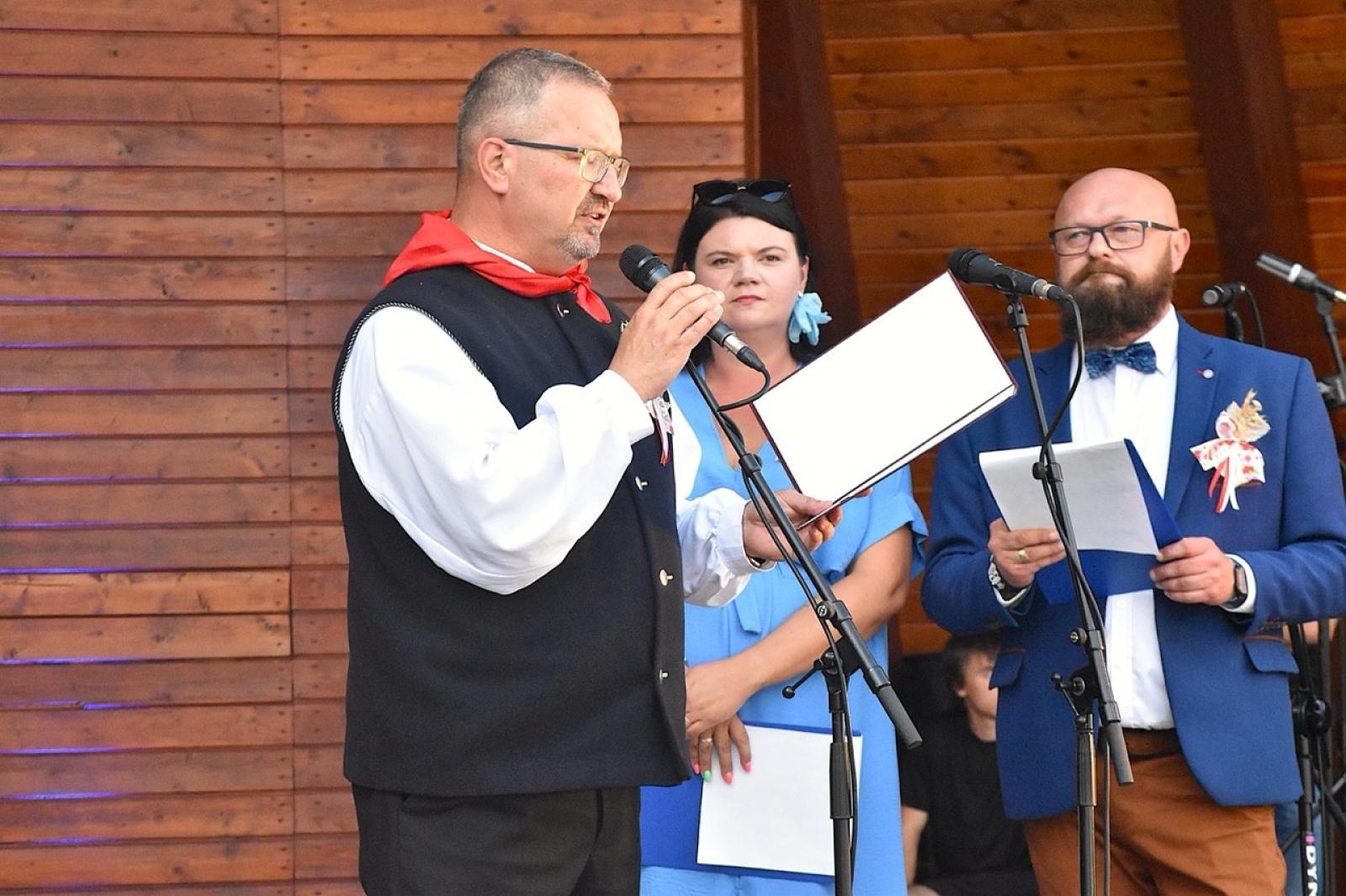 Zdjęcie w galerii na portalu naszwodzislaw.com: Godów pięknie podziękował za tegoroczne plony wiadomości z regionu