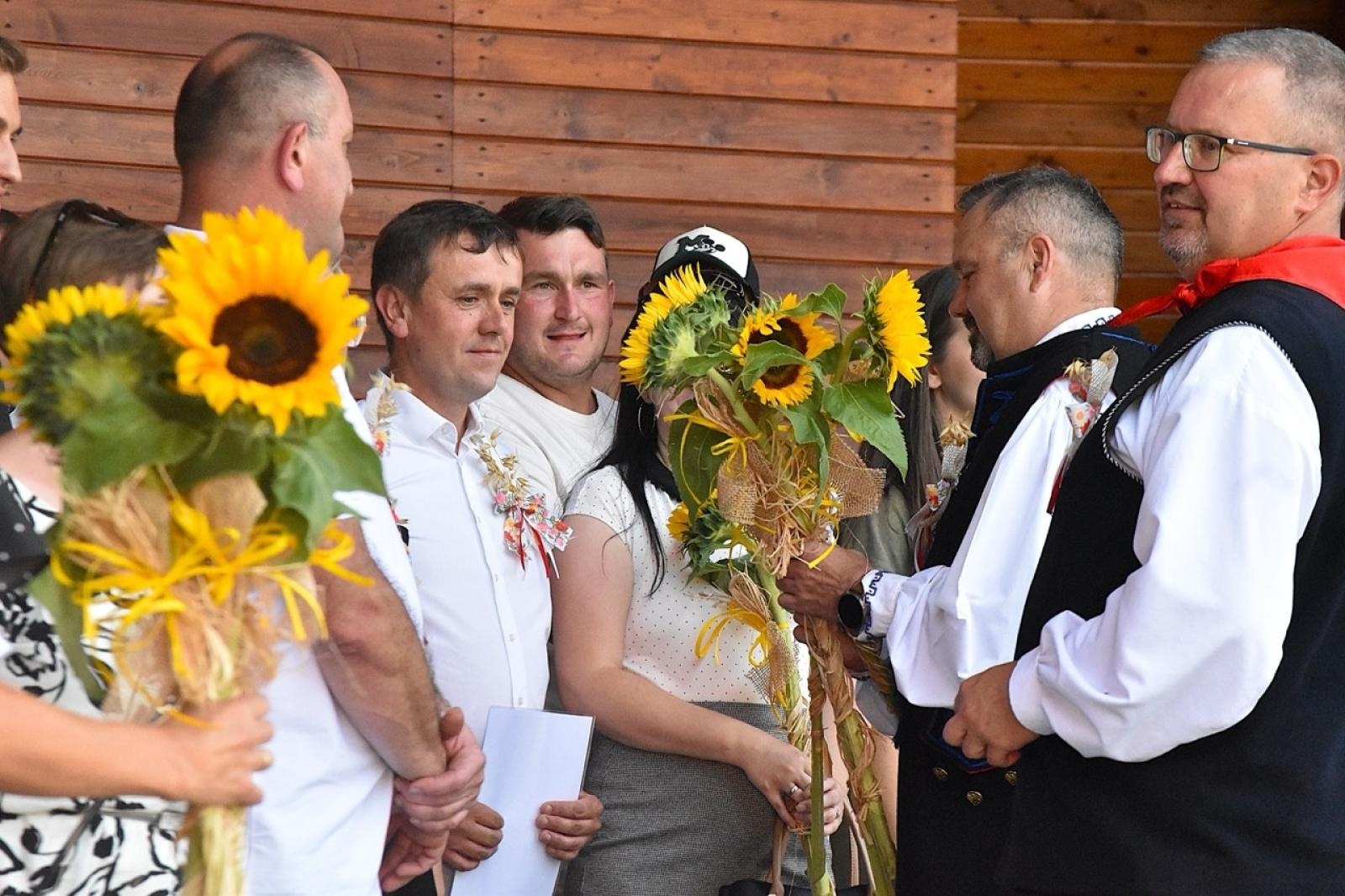 Zdjęcie w galerii na portalu naszwodzislaw.com: Godów pięknie podziękował za tegoroczne plony wiadomości z regionu