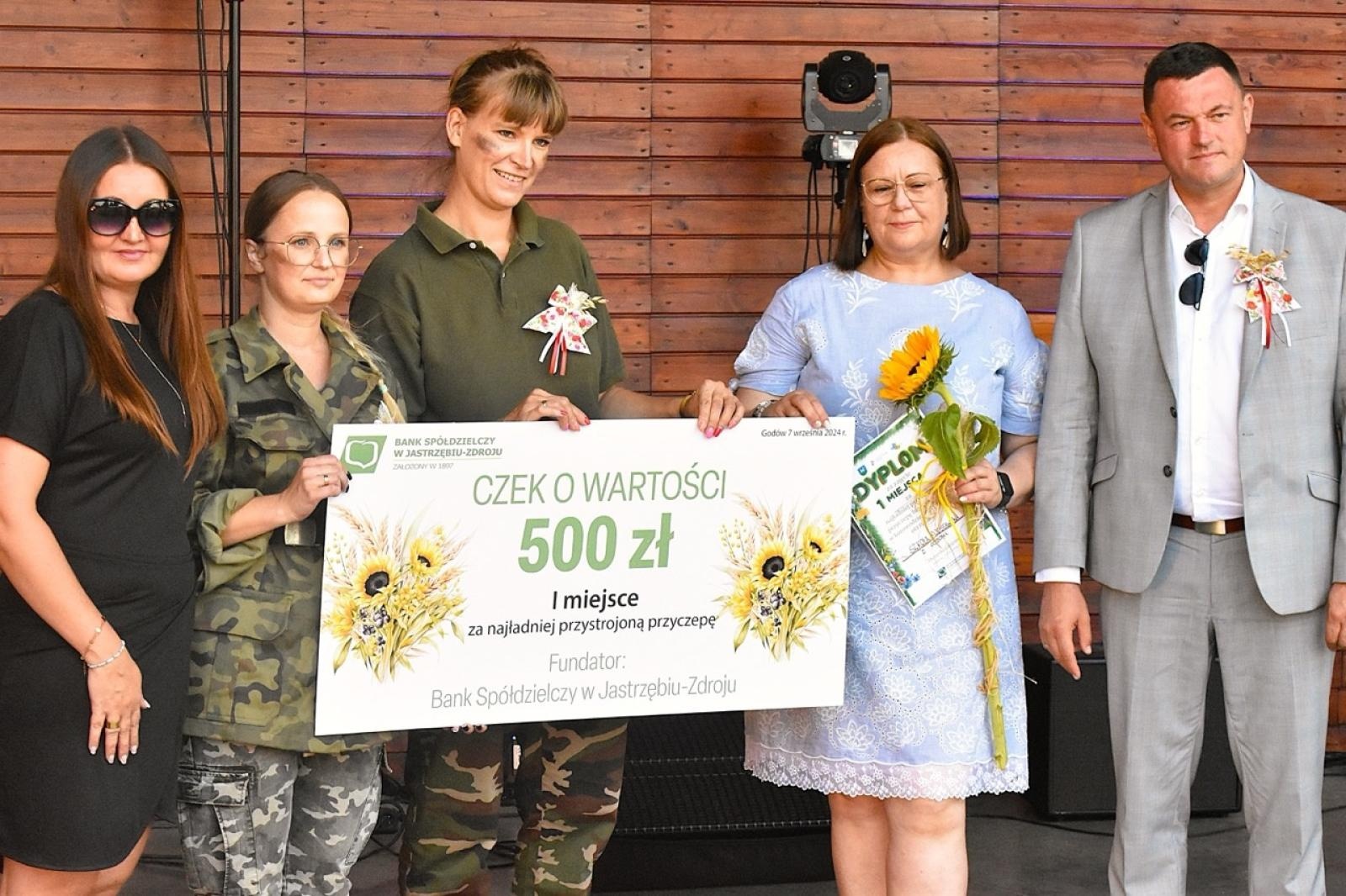 Zdjęcie w galerii na portalu naszwodzislaw.com: Godów pięknie podziękował za tegoroczne plony wiadomości z regionu