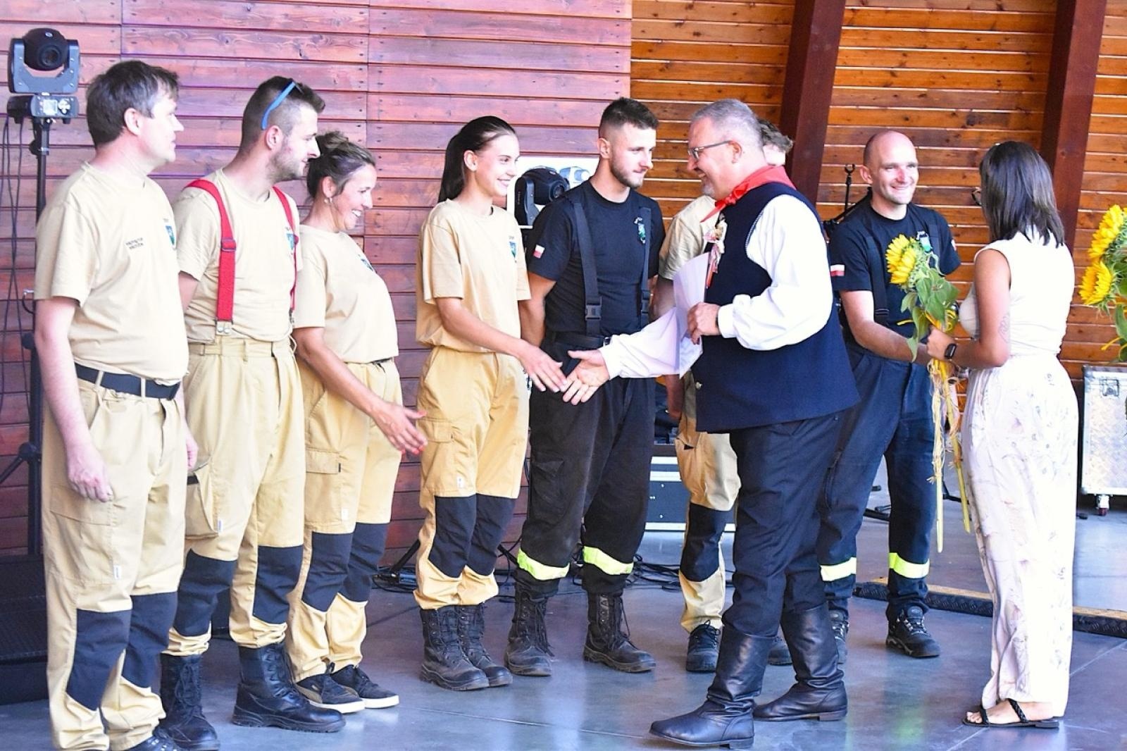 Zdjęcie w galerii na portalu naszwodzislaw.com: Godów pięknie podziękował za tegoroczne plony wiadomości z regionu