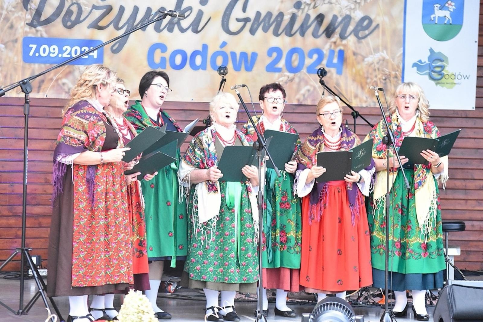 Zdjęcie w galerii na portalu naszwodzislaw.com: Godów pięknie podziękował za tegoroczne plony wiadomości z regionu