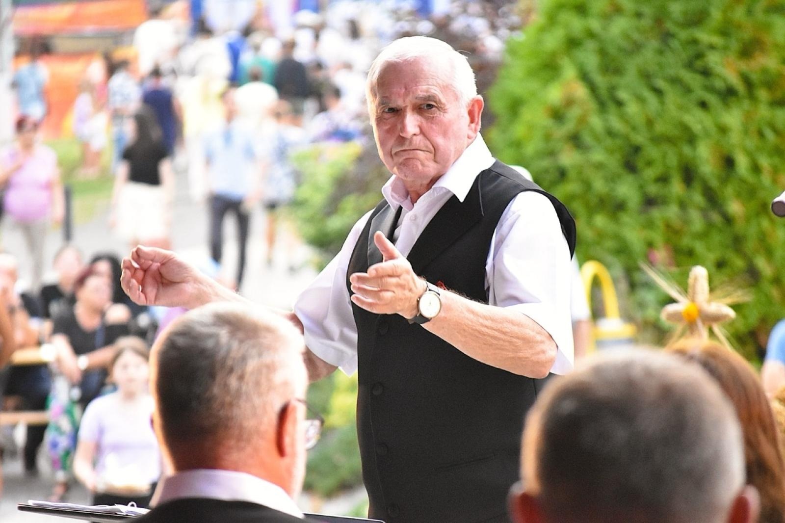 Zdjęcie w galerii na portalu naszwodzislaw.com: Godów pięknie podziękował za tegoroczne plony wiadomości z regionu