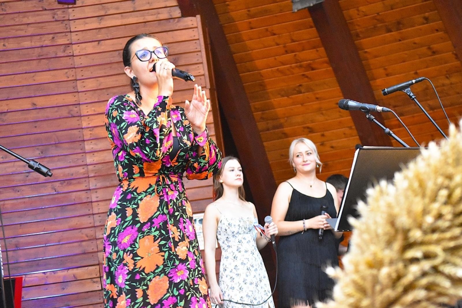 Zdjęcie w galerii na portalu naszwodzislaw.com: Godów pięknie podziękował za tegoroczne plony wiadomości z regionu