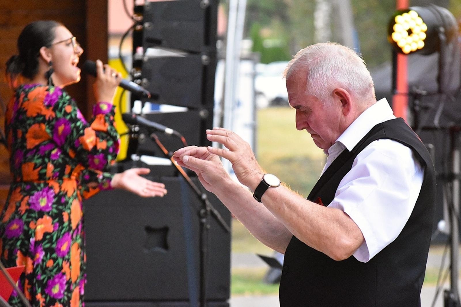 Zdjęcie w galerii na portalu naszwodzislaw.com: Godów pięknie podziękował za tegoroczne plony wiadomości z regionu