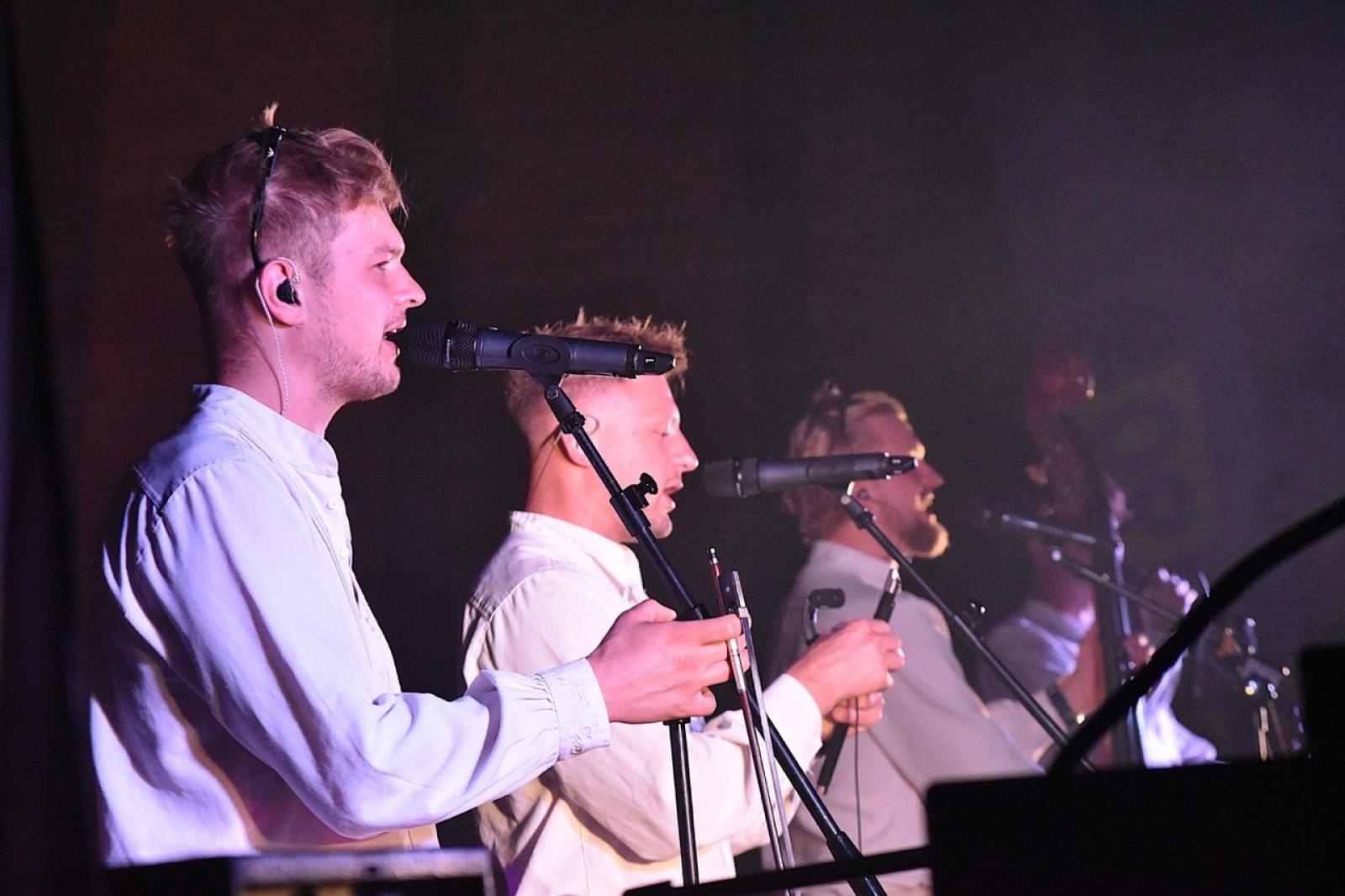 Zdjęcie w galerii na portalu naszwodzislaw.com: Godów pięknie podziękował za tegoroczne plony wiadomości z regionu