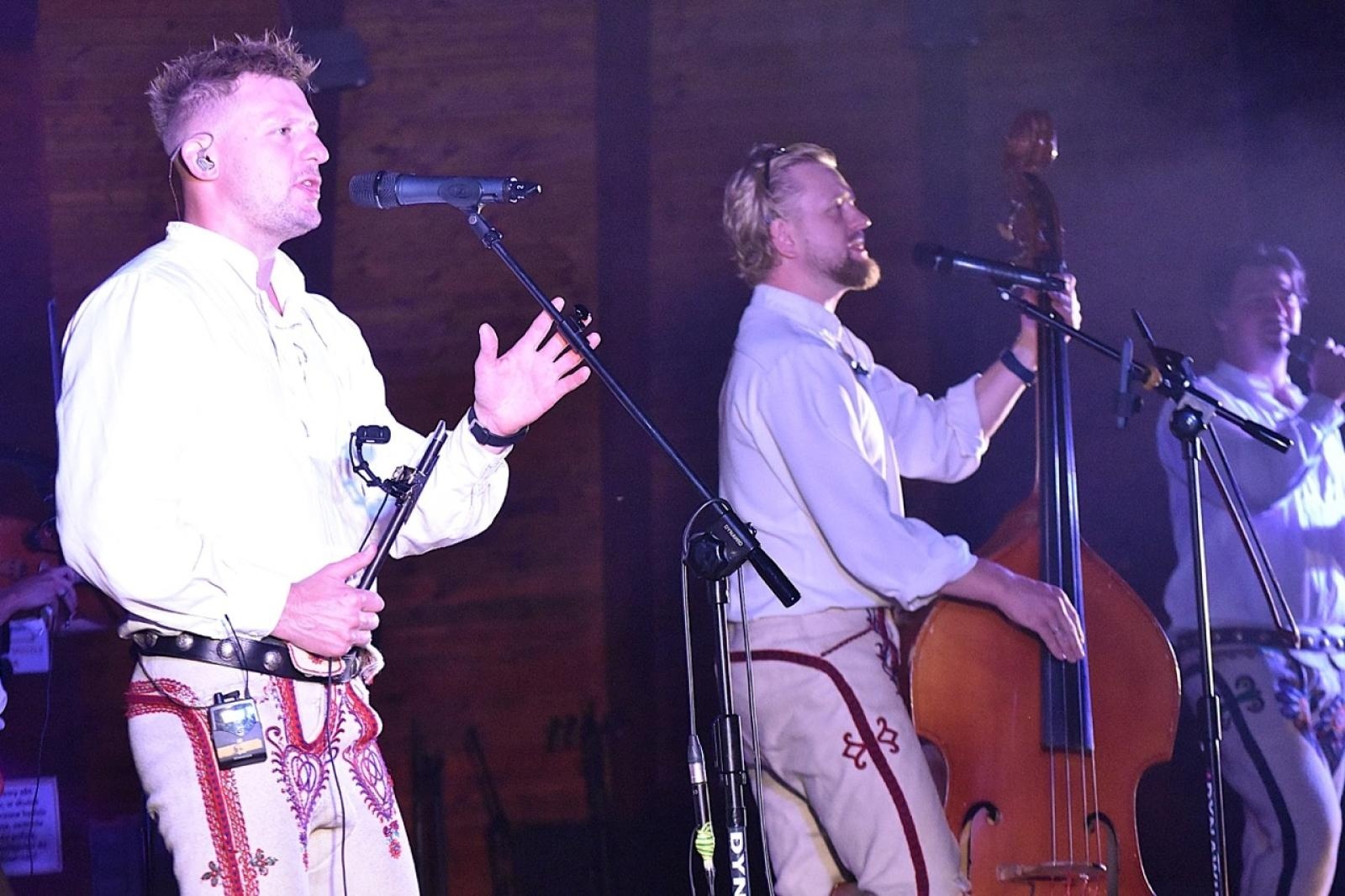 Zdjęcie w galerii na portalu naszwodzislaw.com: Godów pięknie podziękował za tegoroczne plony wiadomości z regionu