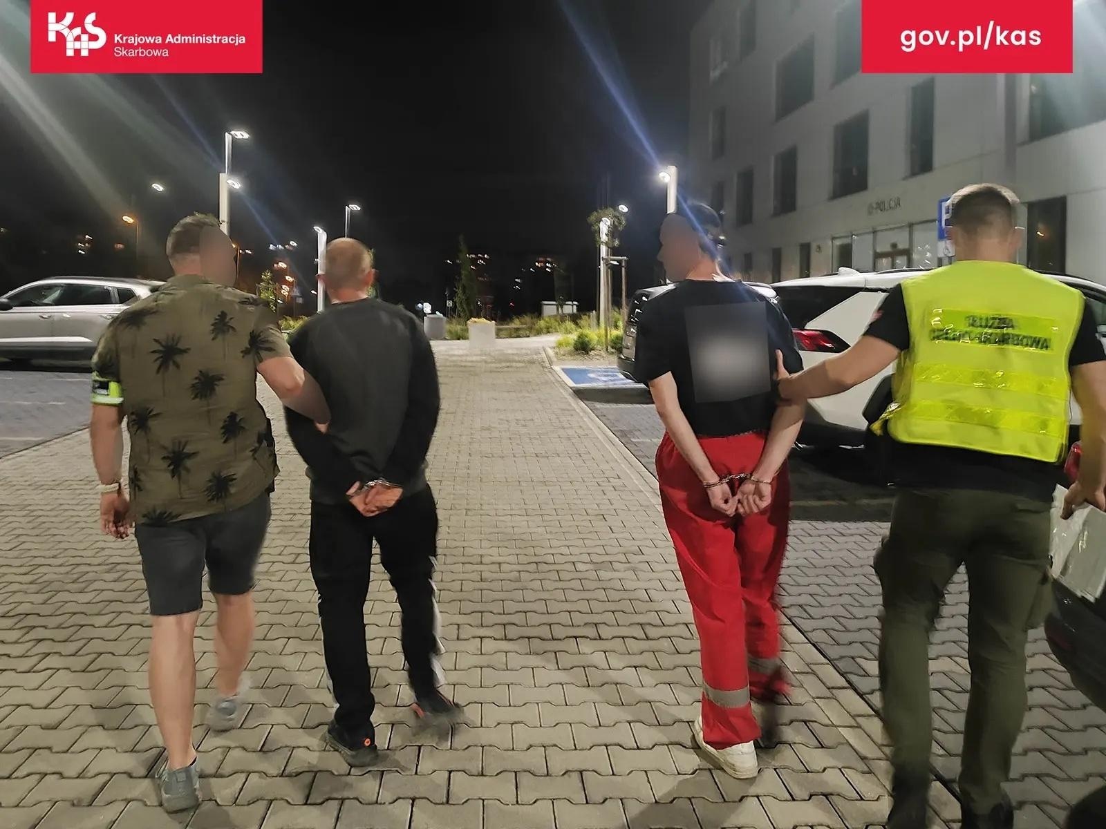 Zdjęcie w galerii na portalu naszwodzislaw.com: Pies Kodi złapał trop. KAS wykryła środki odurzające w przesyłce i mieszkaniu wiadomości z regionu