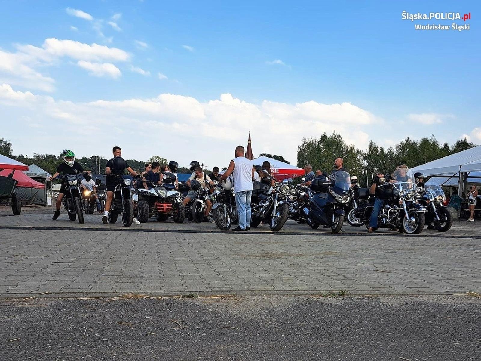 Zdjęcie w galerii na portalu naszwodzislaw.com: VII marklowicki zlot motocykli z udziałem wodzisławskich policjantów wiadomości z regionu
