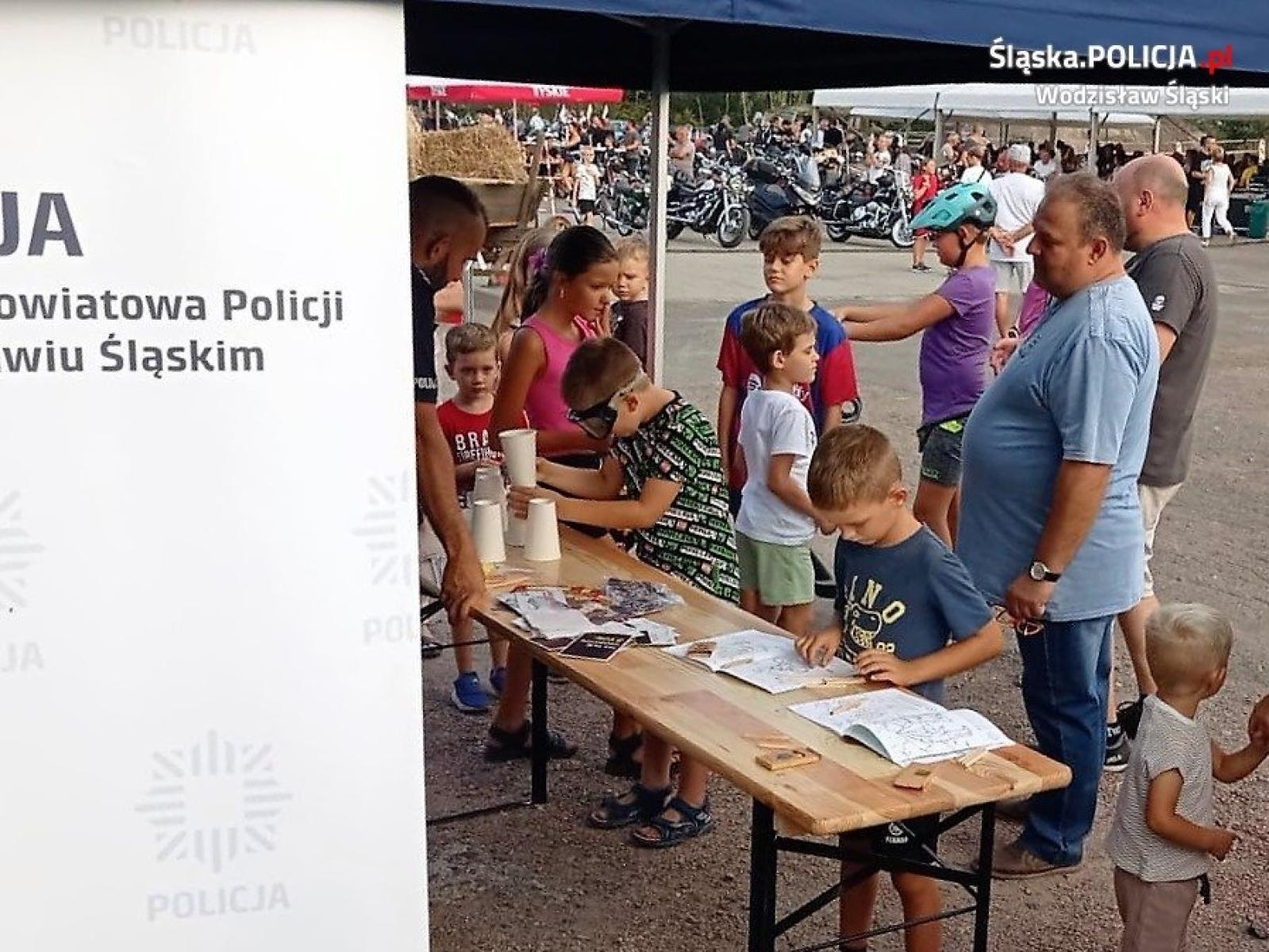 Zdjęcie w galerii na portalu naszwodzislaw.com: VII marklowicki zlot motocykli z udziałem wodzisławskich policjantów wiadomości z regionu