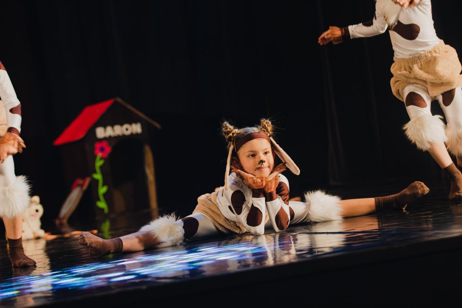 Zdjęcie w galerii na portalu naszwodzislaw.com: Taneczny koncert Mirażu w WCK wiadomości z regionu