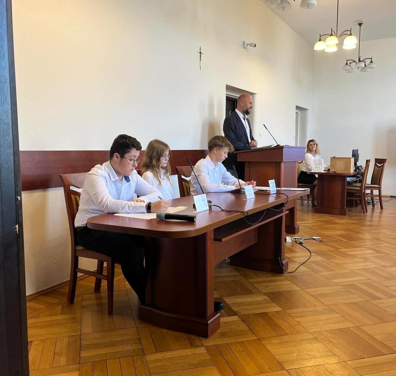 Zdjęcie w galerii na portalu naszwodzislaw.com: Radlin. Za nami II sesja Młodzieżowej Rady Miasta wiadomości z regionu