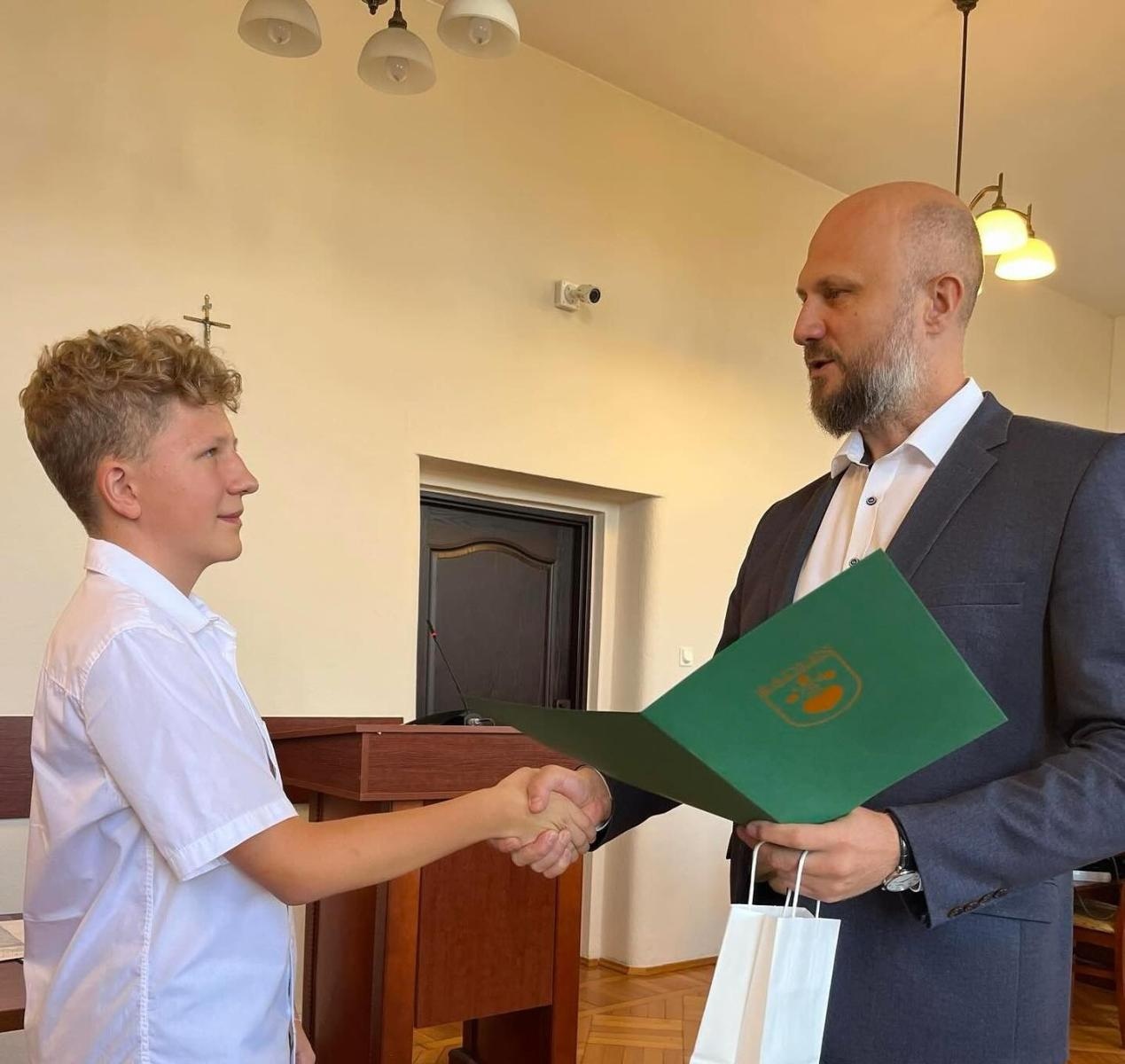 Zdjęcie w galerii na portalu naszwodzislaw.com: Radlin. Za nami II sesja Młodzieżowej Rady Miasta wiadomości z regionu